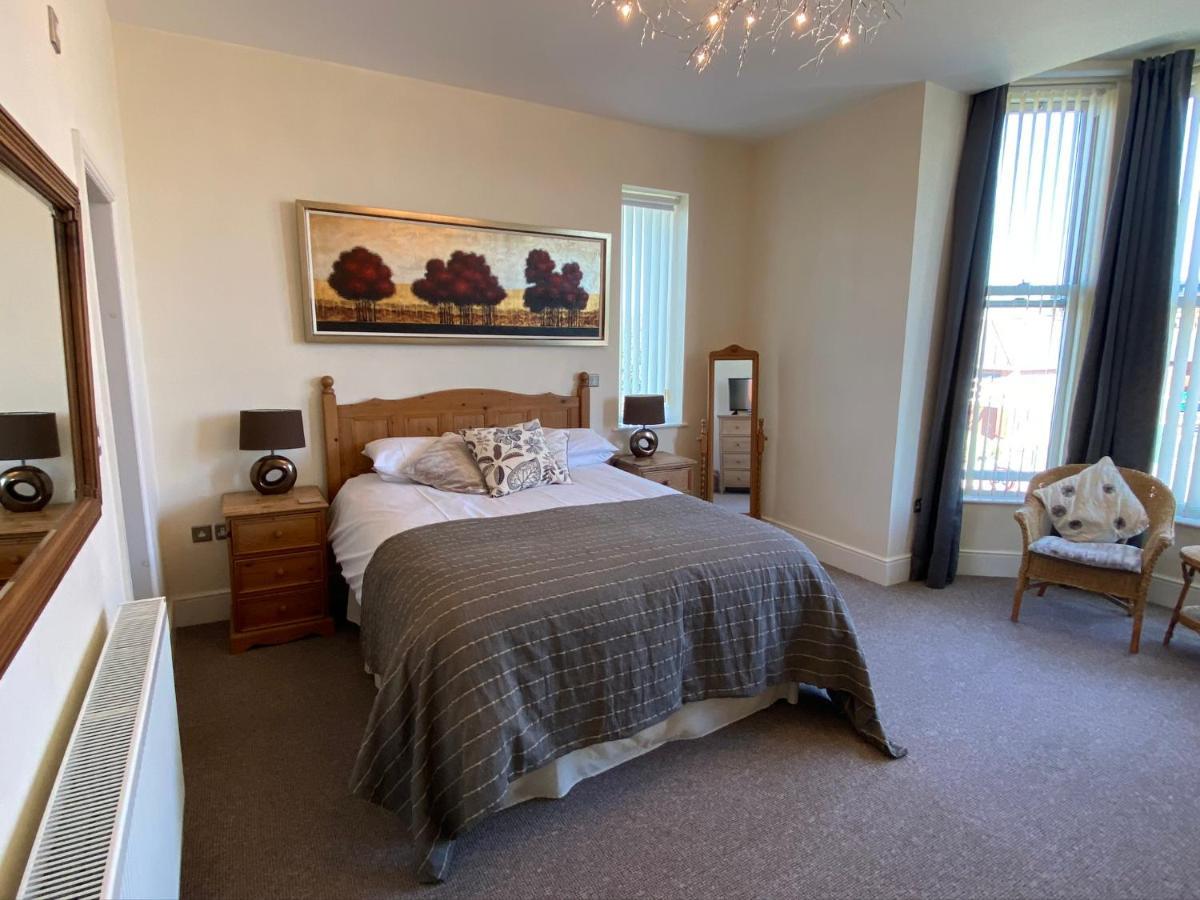 The Shelbourne Apartment Southport Exterior photo