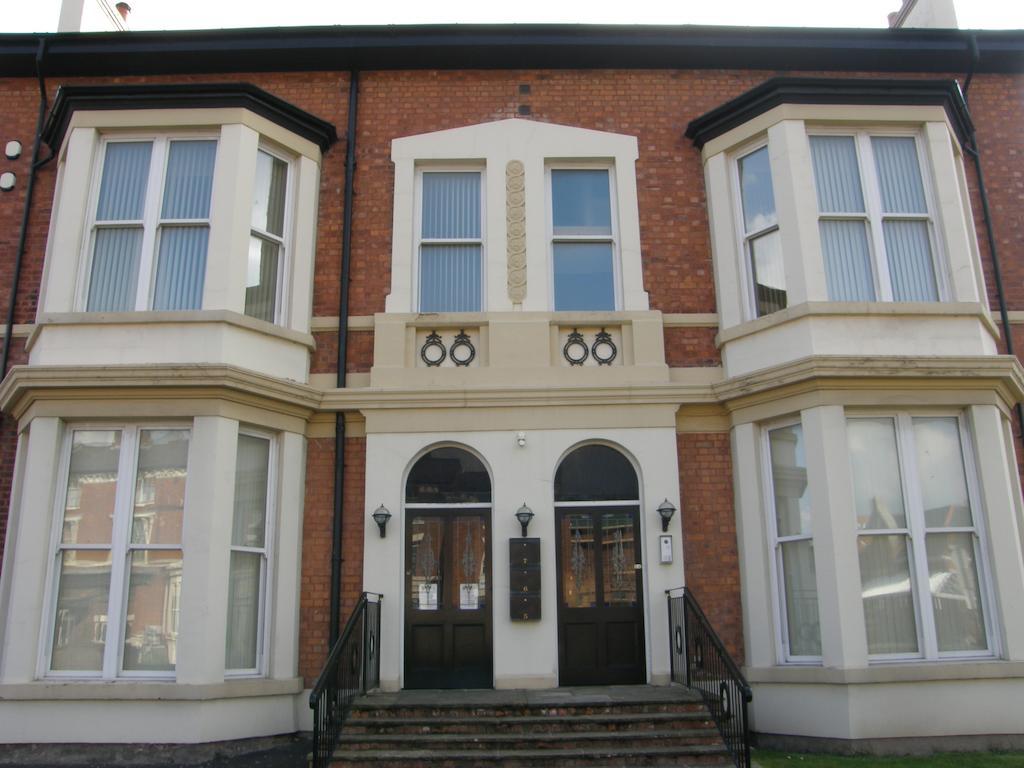 The Shelbourne Apartment Southport Exterior photo
