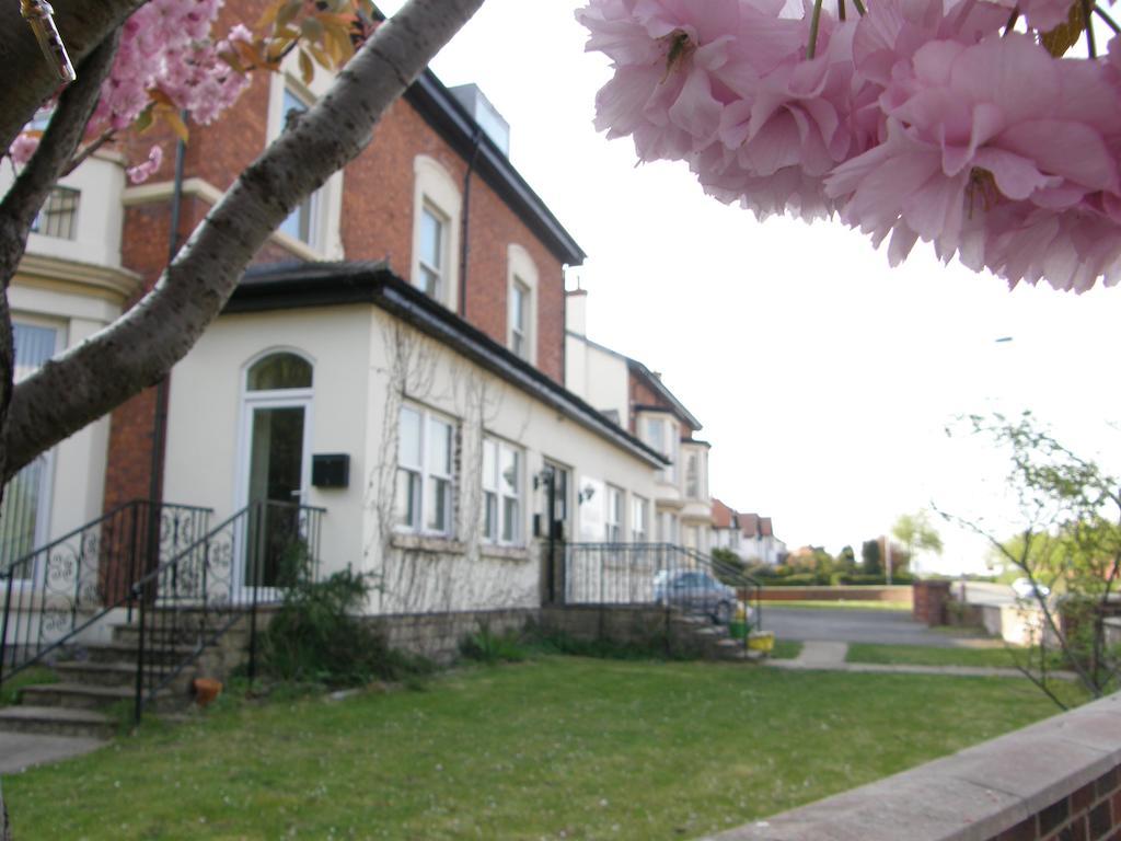 The Shelbourne Apartment Southport Exterior photo