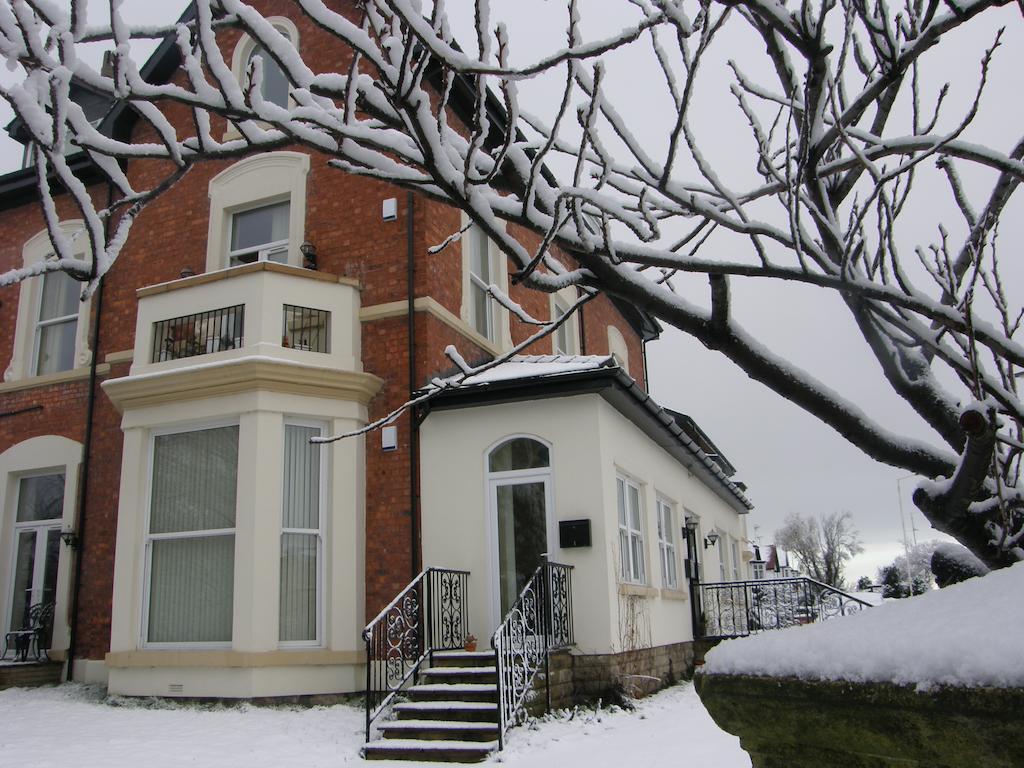 The Shelbourne Apartment Southport Exterior photo